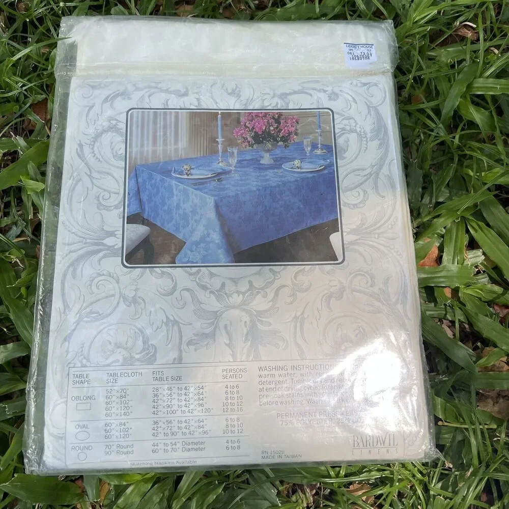 Vintage Rose Bouquet Tablecloth Damask 52”x 70” Oblong NWT Bardwil Linens